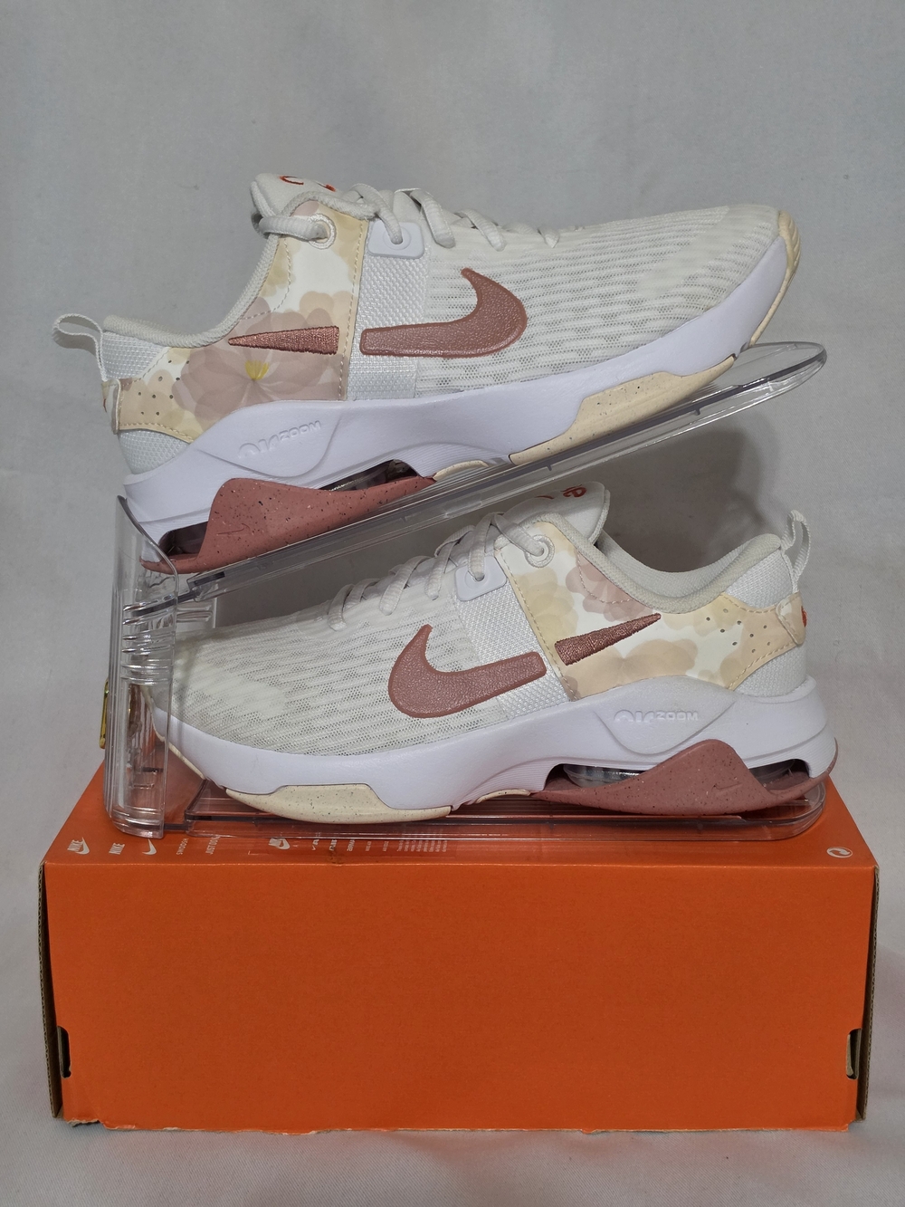 Nike Zoom Bella 6 PRM US Women Size 7 (NWOT)
